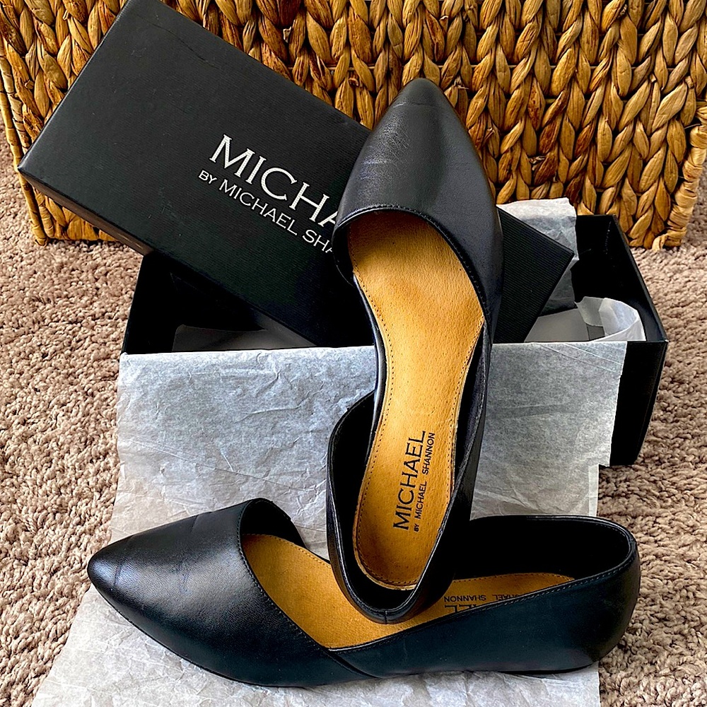 By MICHAEL SHANNON Pointed Toe Flats Size 9
